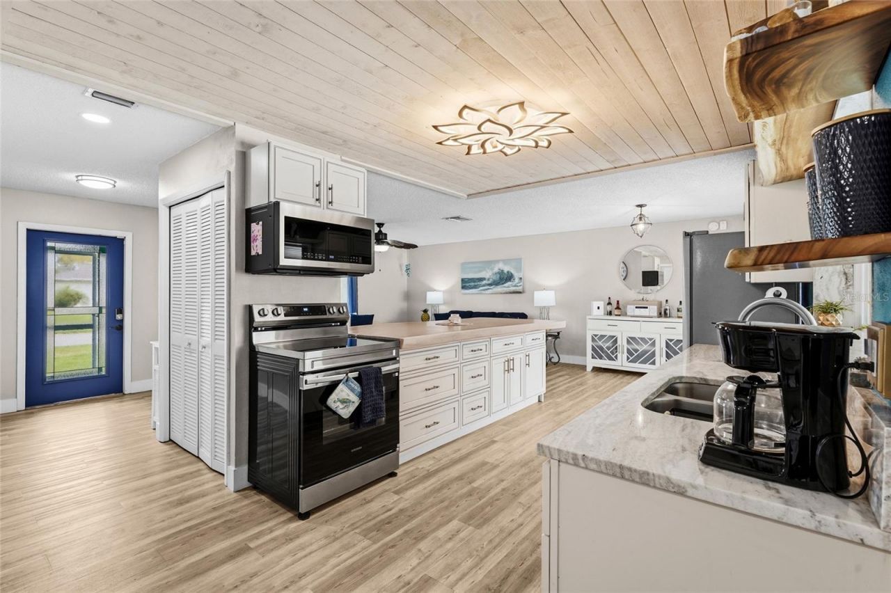 7320 Meadowbrook Drive , Sarasota, FL 34243 Photo