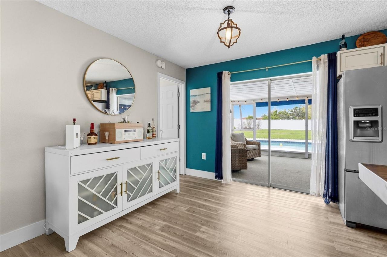 7320 Meadowbrook Drive , Sarasota, FL 34243 Photo