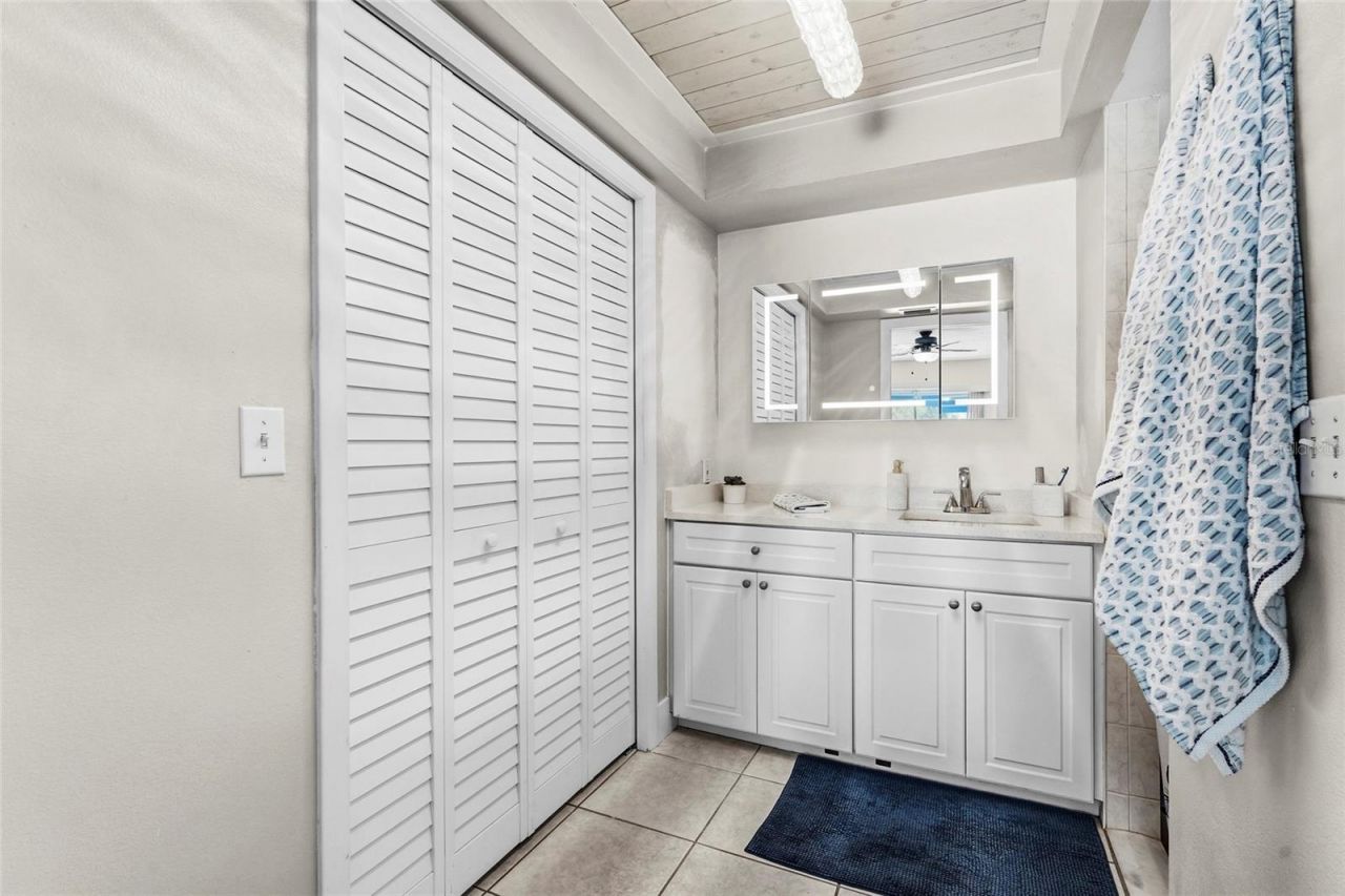 7320 Meadowbrook Drive , Sarasota, FL 34243 Photo