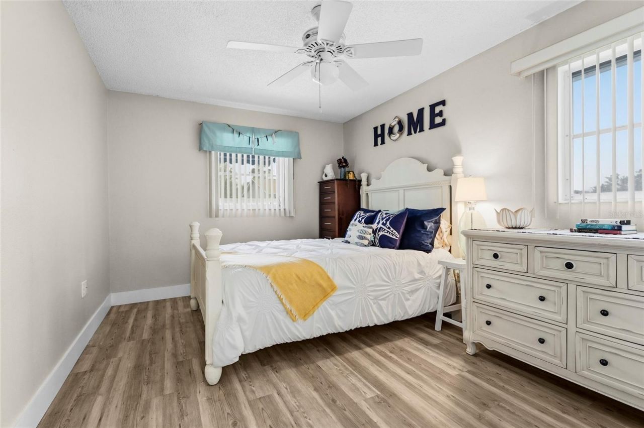 7320 Meadowbrook Drive , Sarasota, FL 34243 Photo