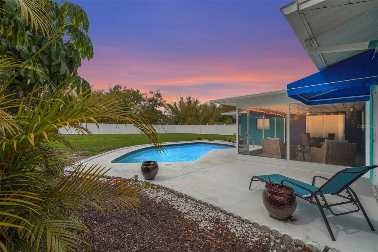 7320 Meadowbrook Drive , Sarasota, FL 34243 Photo