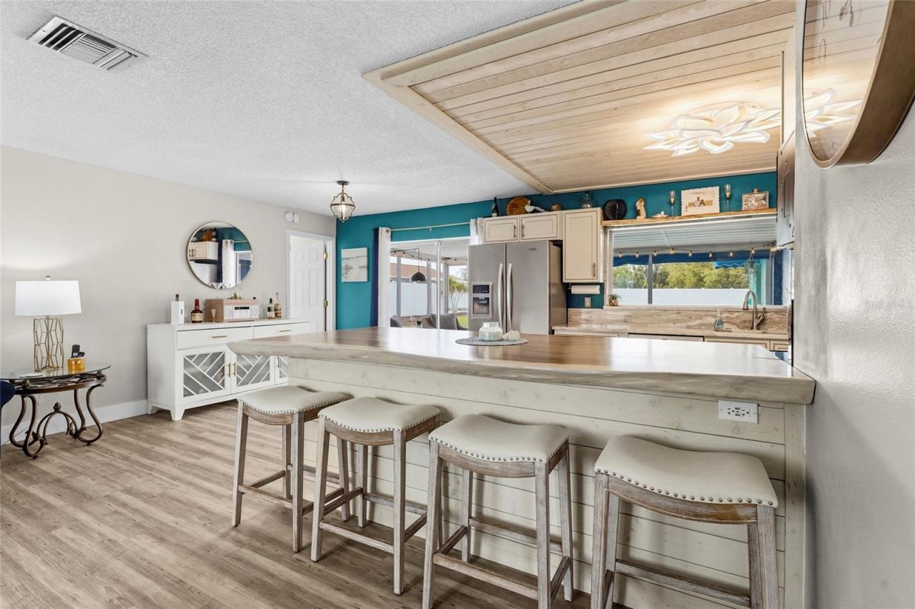 7320 Meadowbrook Drive , Sarasota, FL 34243 Photo