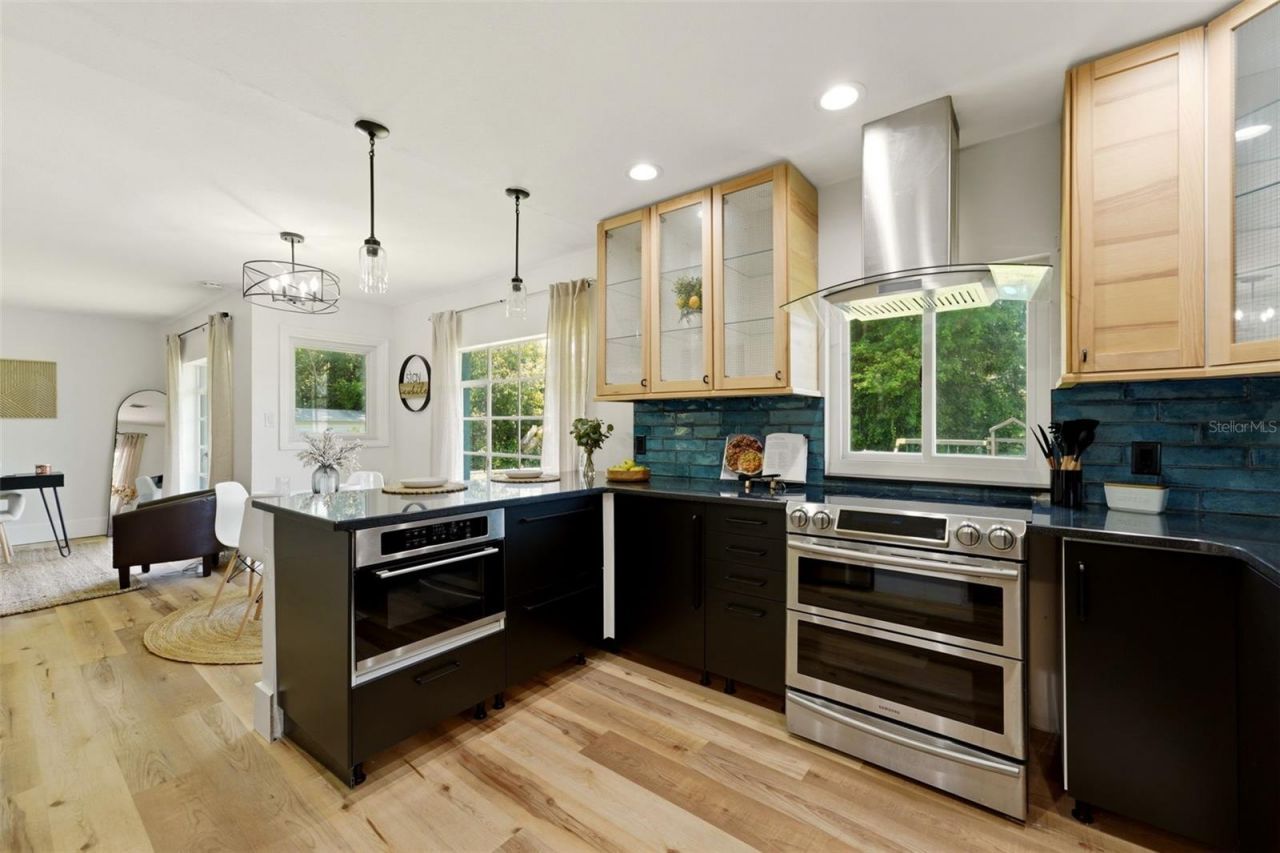 418 Edwards Drive, Sarasota, FL 34243 Photo