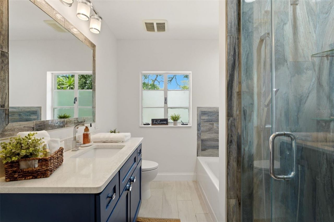 418 Edwards Drive, Sarasota, FL 34243 Photo