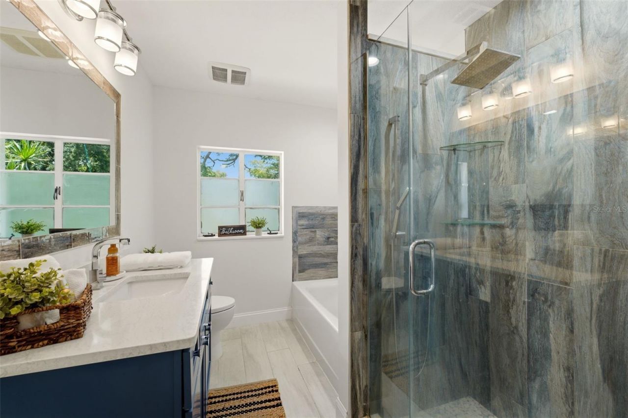 418 Edwards Drive, Sarasota, FL 34243 Photo