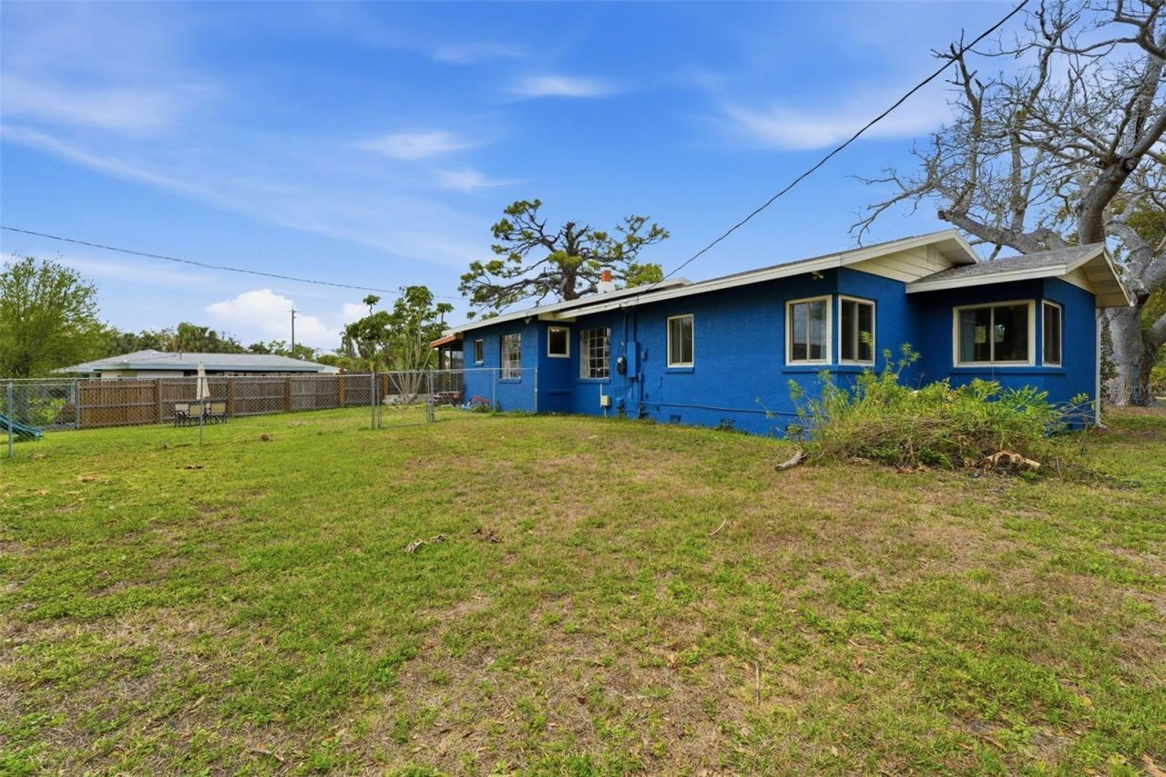 418 Edwards Drive, Sarasota, FL 34243 Photo
