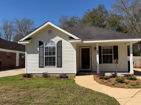 209 Kimberly Court , Saraland, AL 36571