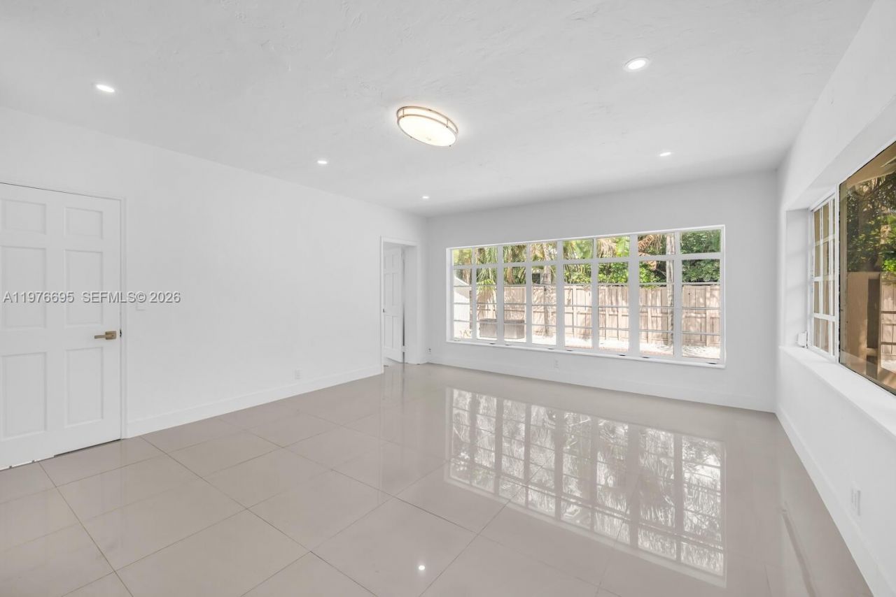 11801 NE 11th Ave, Biscayne Park, FL 33161 Photo