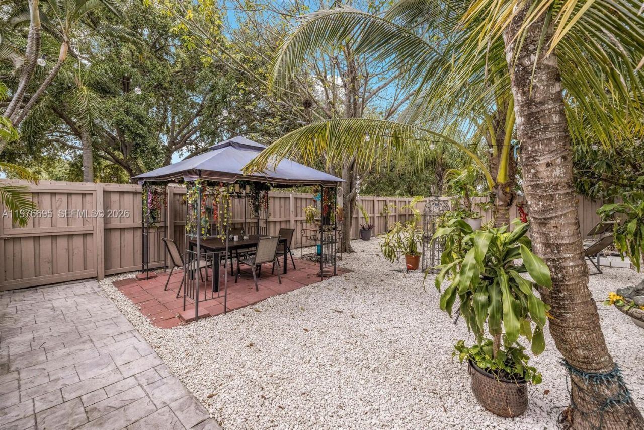 11801 NE 11th Ave, Biscayne Park, FL 33161 Photo