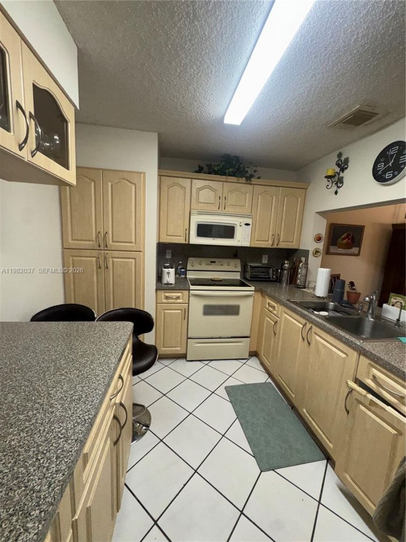 13464 SW 11th Ter , Miami, FL 33184 Photo