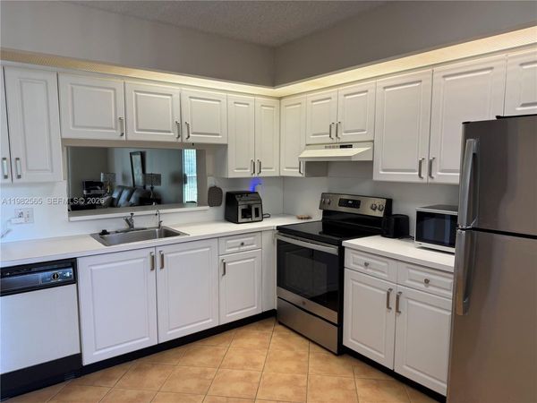 1110 SW 125th Ave, Unit 209M, Pembroke Pines, FL 33027