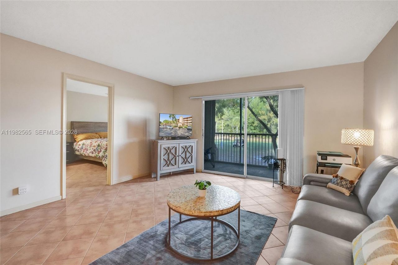 1110 SW 125th Ave , Unit 209M, Pembroke Pines, FL 33027 Photo