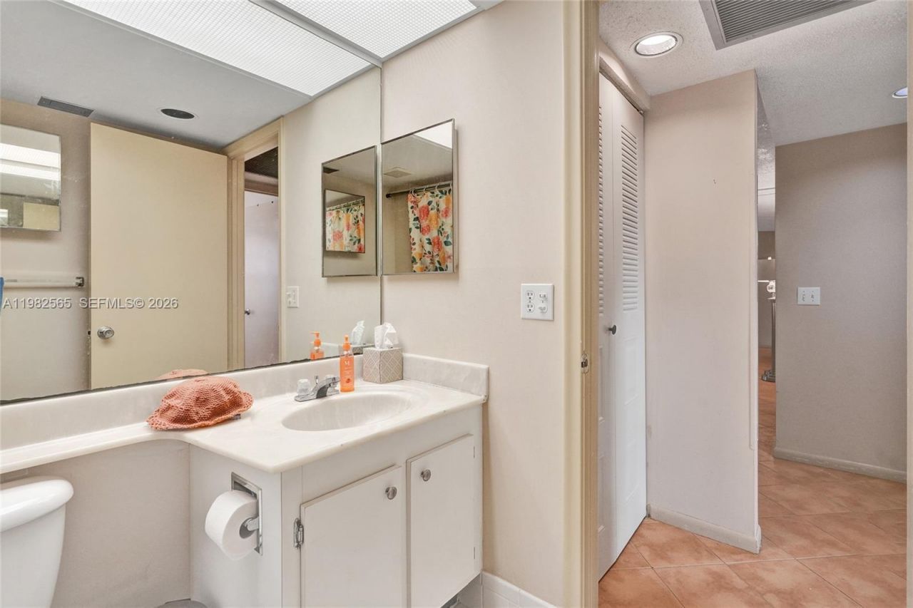 1110 SW 125th Ave , Unit 209M, Pembroke Pines, FL 33027 Photo