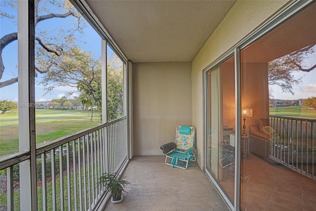 1110 SW 125th Ave, Unit 209M, Pembroke Pines, FL 33027 Photo
