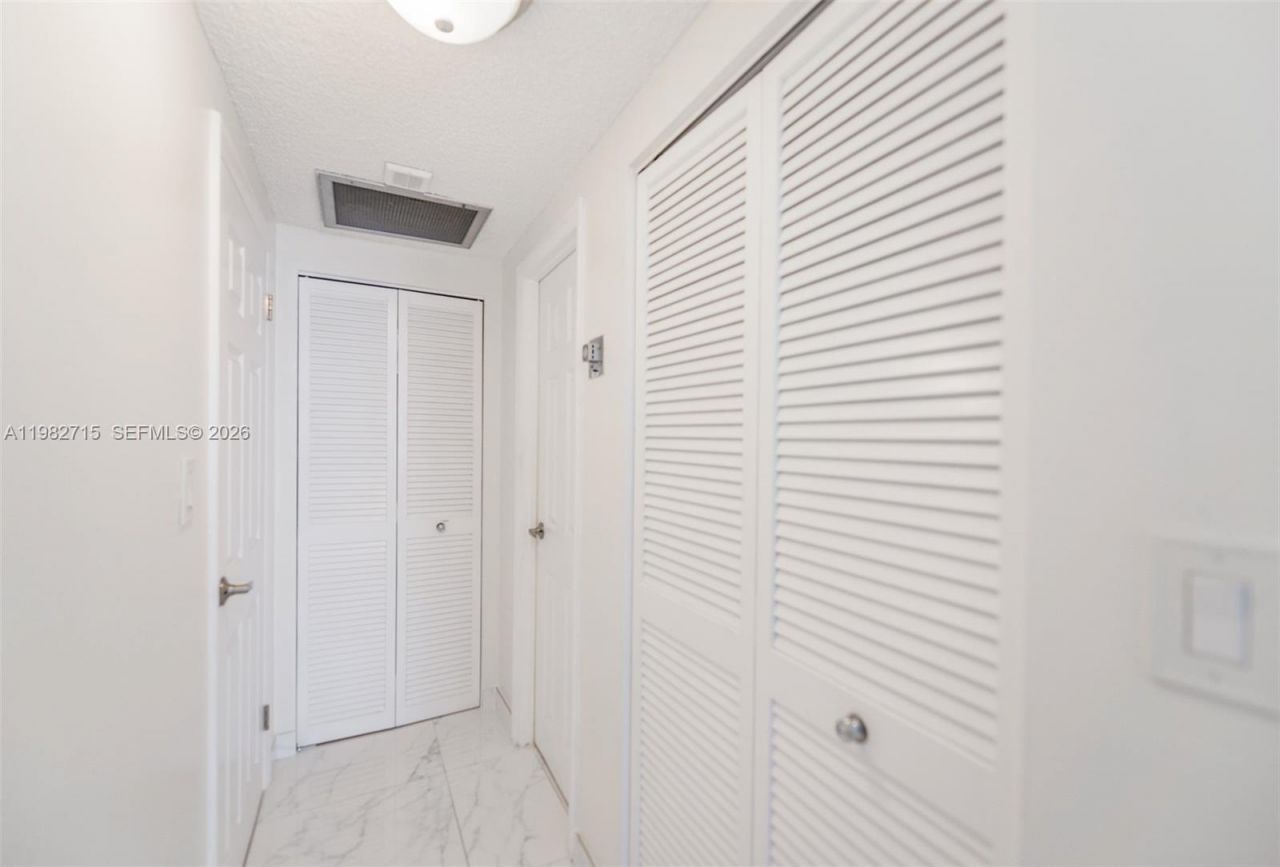 1980 S Ocean Dr, Unit 7A, Hallandale Beach, FL 33009 Photo