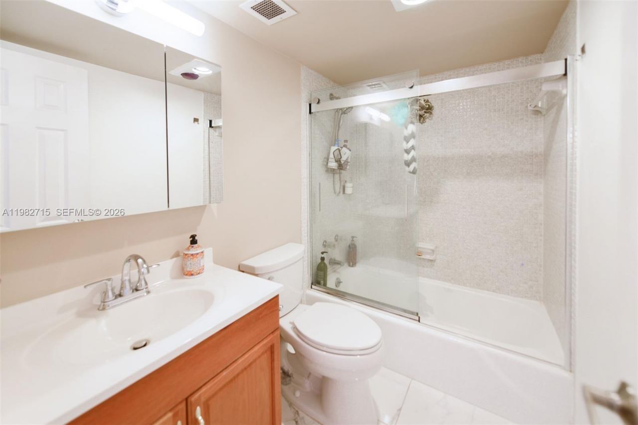 1980 S Ocean Dr, Unit 7A, Hallandale Beach, FL 33009 Photo