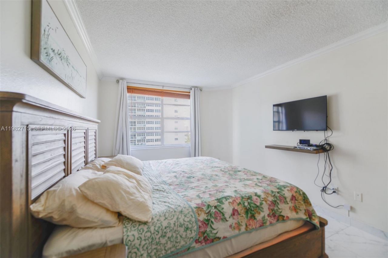 1980 S Ocean Dr, Unit 7A, Hallandale Beach, FL 33009 Photo