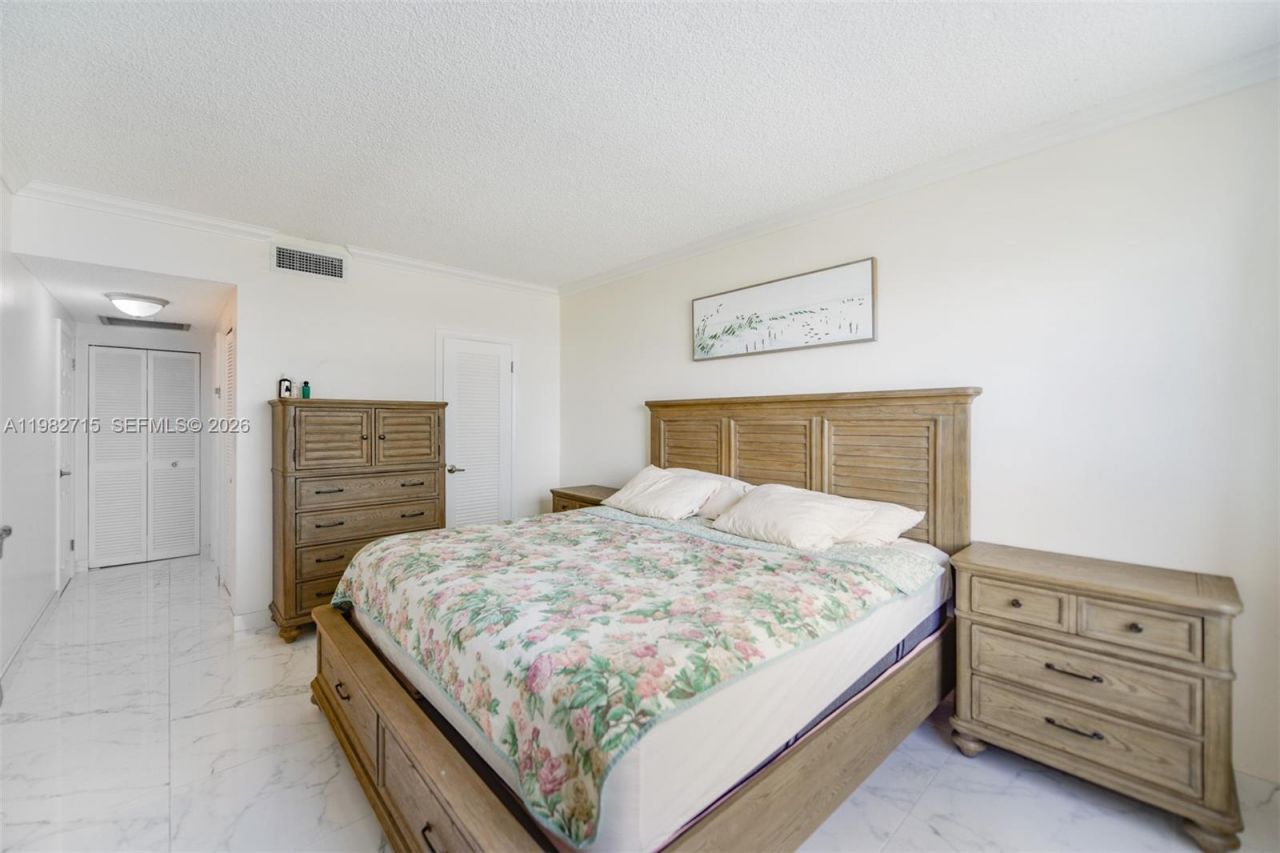 1980 S Ocean Dr, Unit 7A, Hallandale Beach, FL 33009 Photo