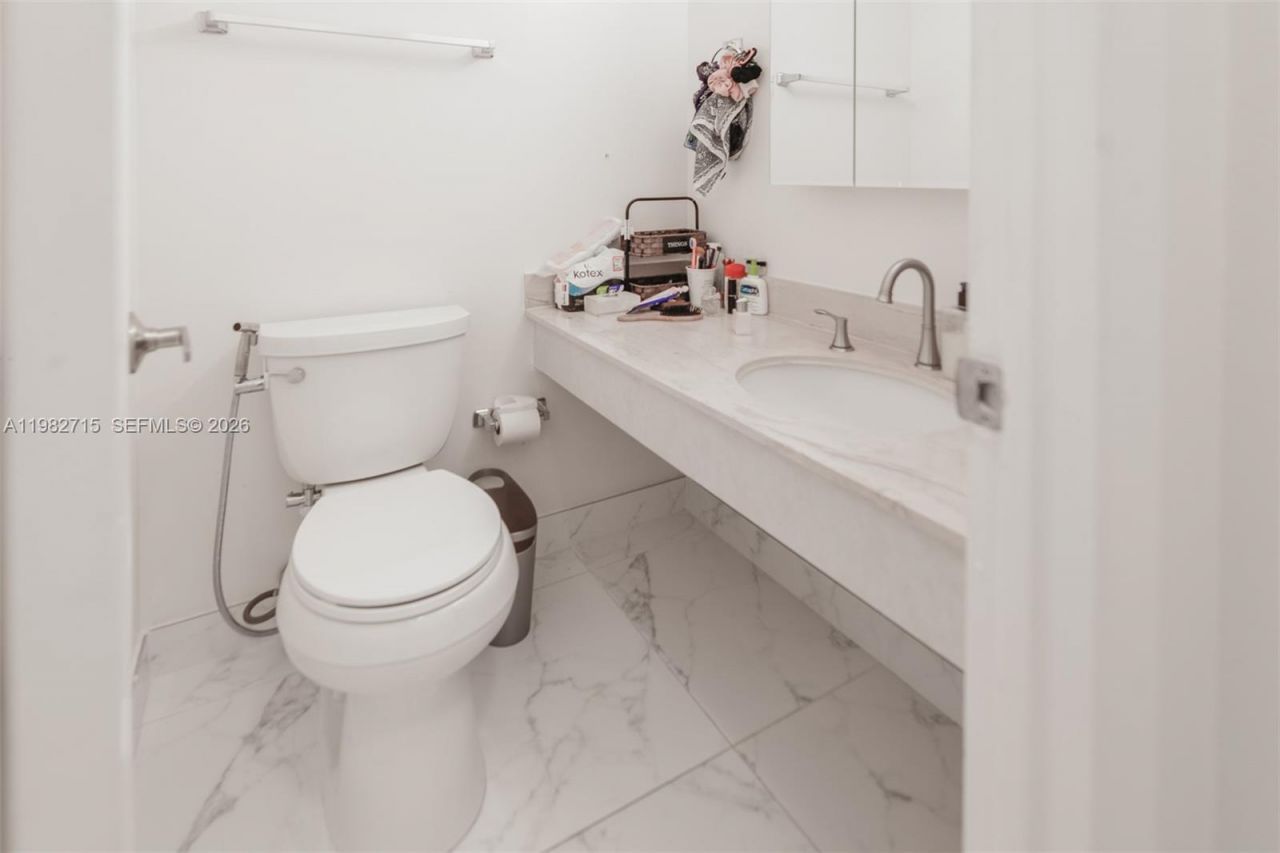1980 S Ocean Dr, Unit 7A, Hallandale Beach, FL 33009 Photo