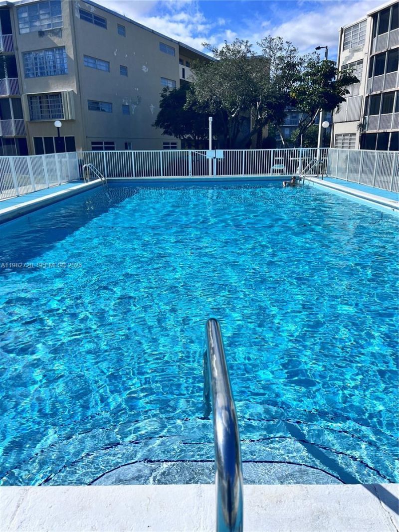 1670 NE 191st St , Unit 403-3, Miami, FL 33179 Photo