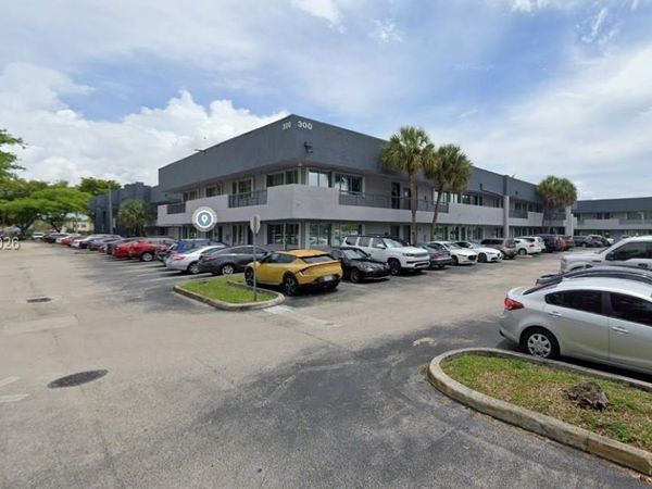 10300 SW 72nd St , Unit 221, Miami, FL 33173