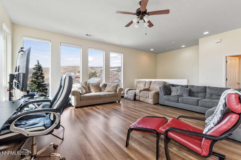 561 Tarn Way, Reno, NV 89503 Photo