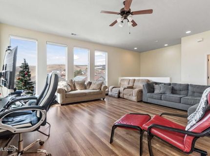 561 Tarn Way, Reno, NV 89503 Photo