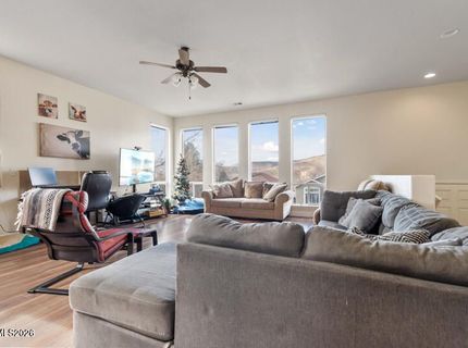 561 Tarn Way, Reno, NV 89503 Photo