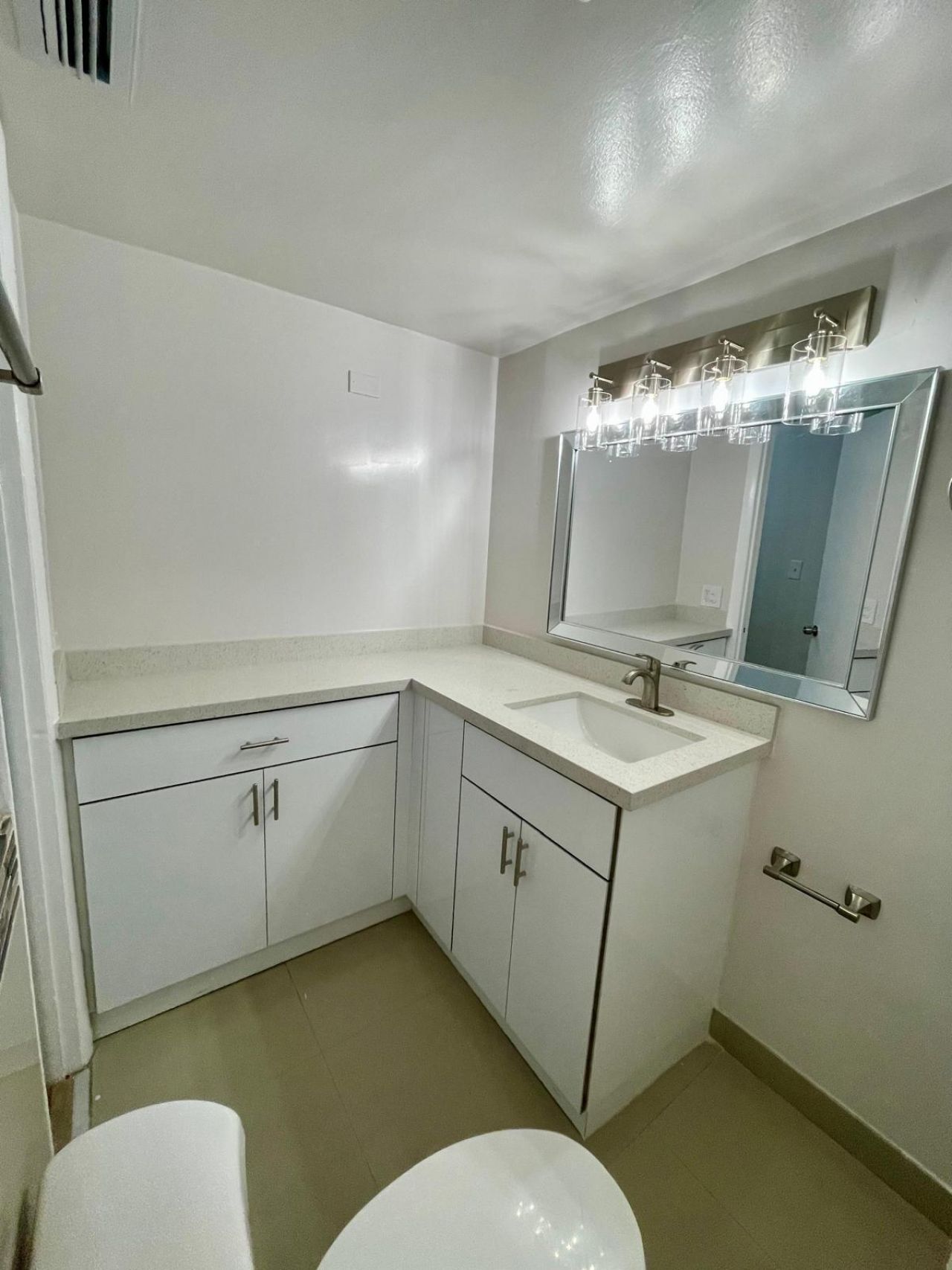 1401 NE 191st Street, Miami, FL 33179 Photo