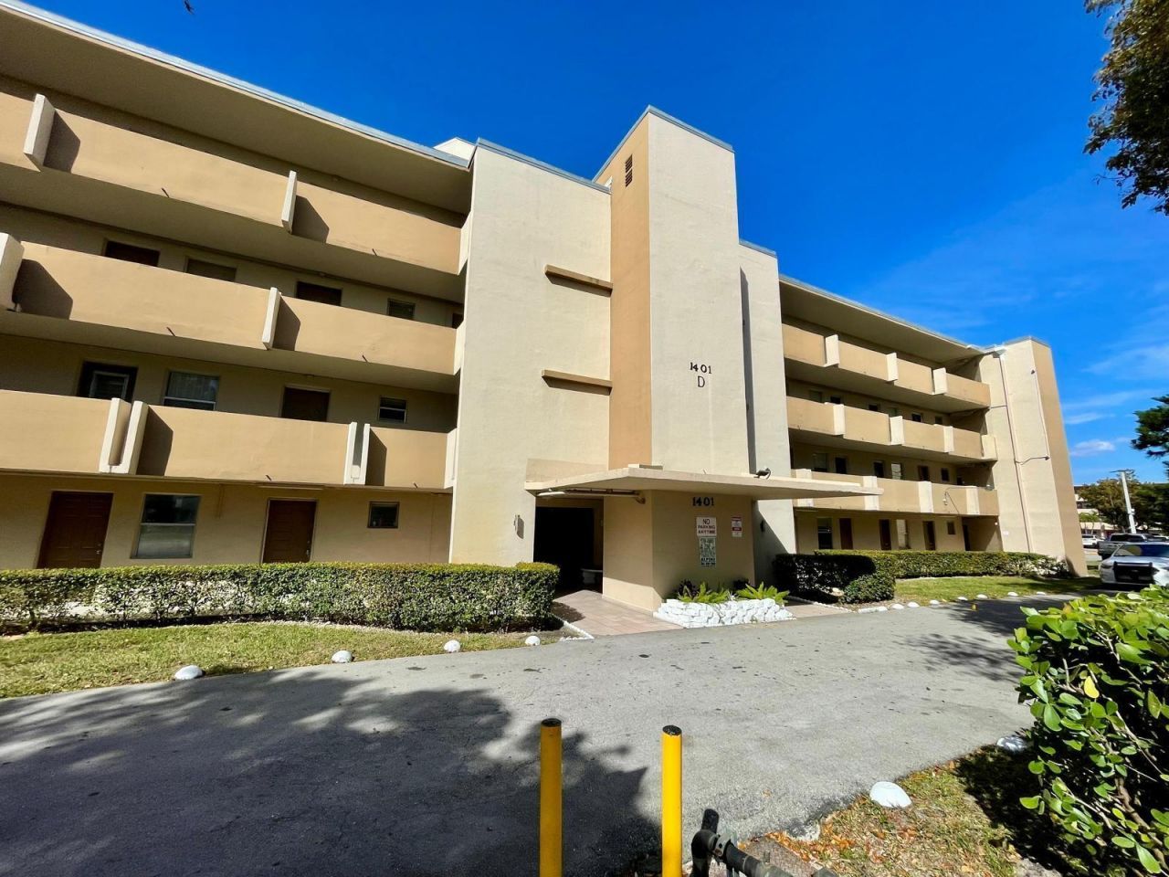 1401 NE 191st Street, Miami, FL 33179 Photo