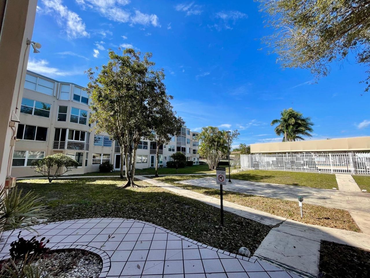 1401 NE 191st Street, Miami, FL 33179 Photo