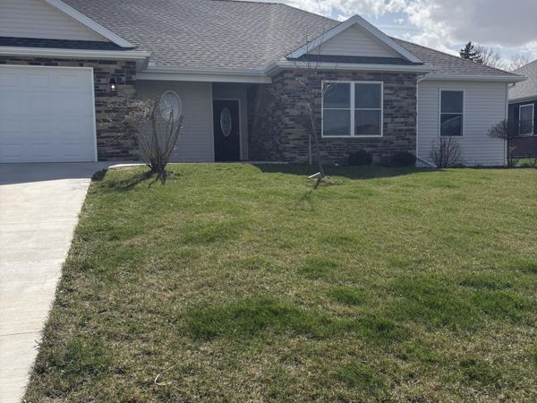 109 Bluegrass Drive, Wapakoneta, OH 45895