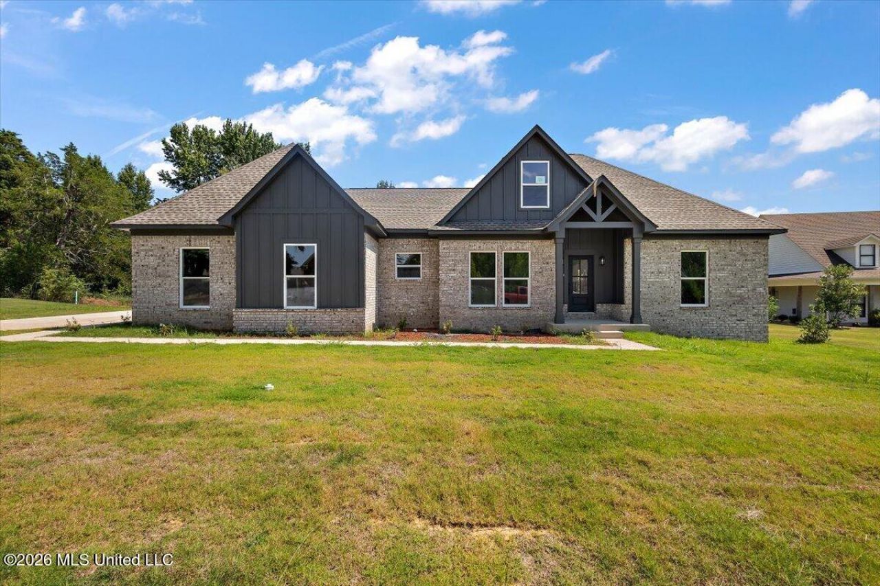 111 Carolina Circle Senatobia, MS 38668