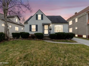 14906 Kingsford Avenue, Cleveland, OH 44128