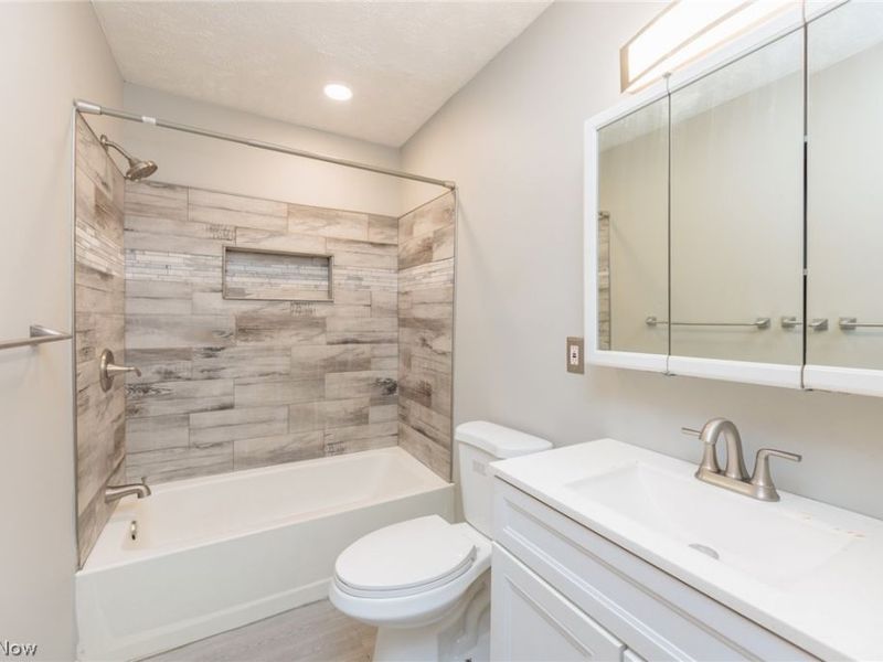 14906 Kingsford Avenue, Cleveland, OH 44128 Photo 9