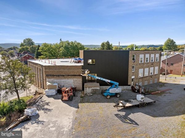 1001 MOORE STREET, HUNTINGDON, PA 16652