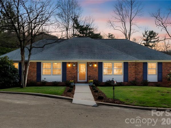 15 Blueberry Hill Road, Asheville, NC 28804