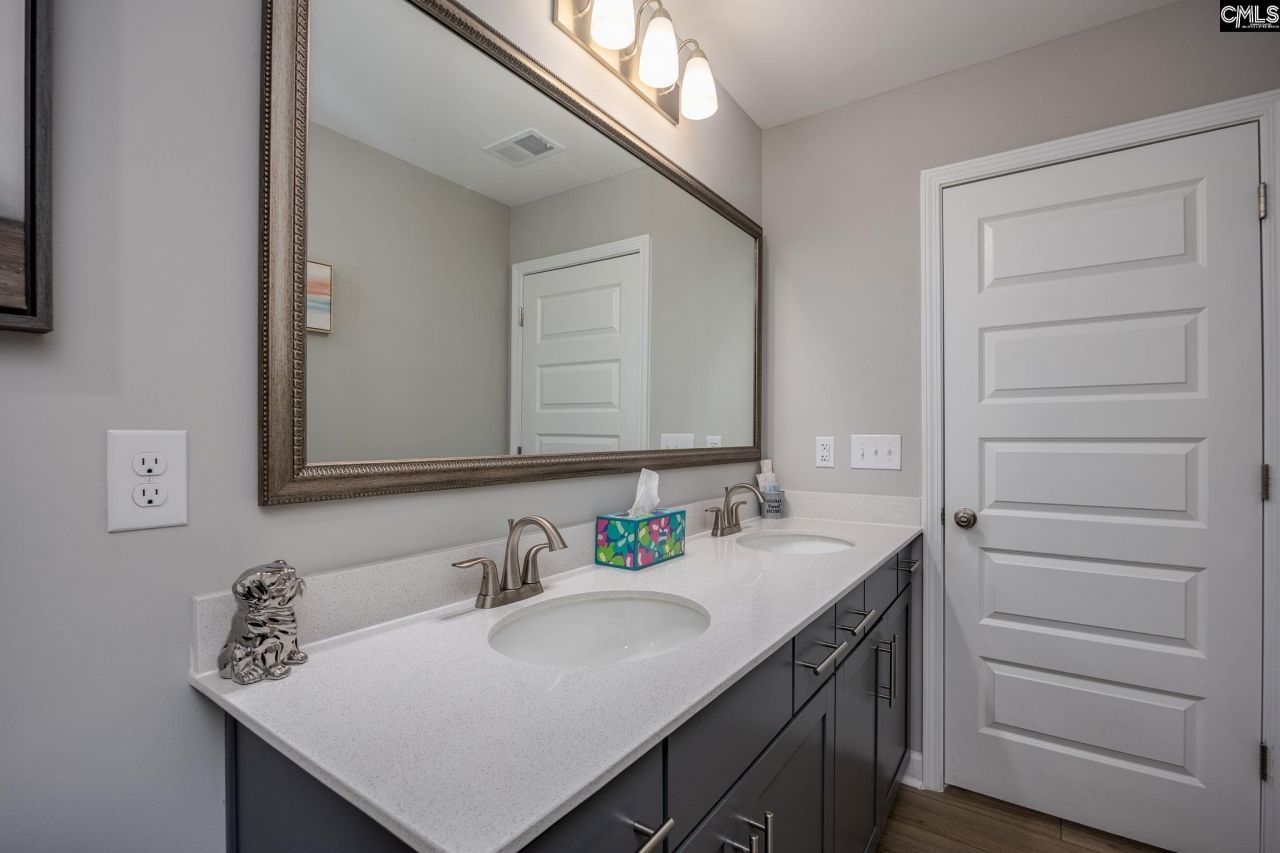 429 Harbour Pointe Drive  Photo 45