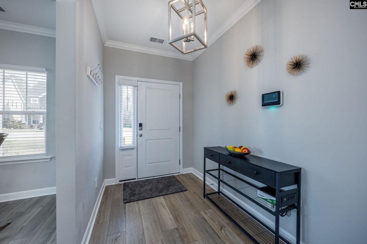 429 Harbour Pointe Drive  Photo 6