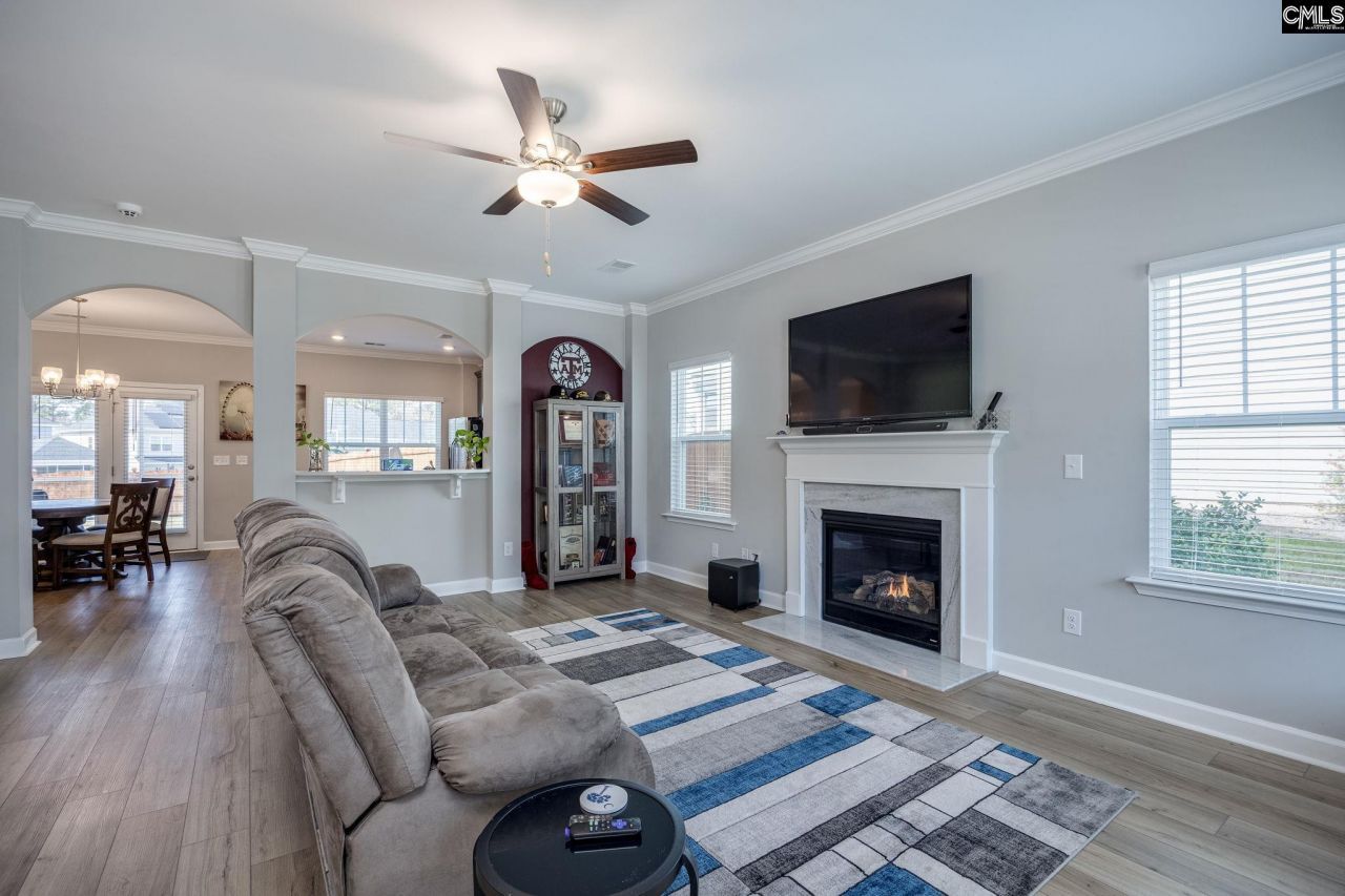 429 Harbour Pointe Drive  Photo 7