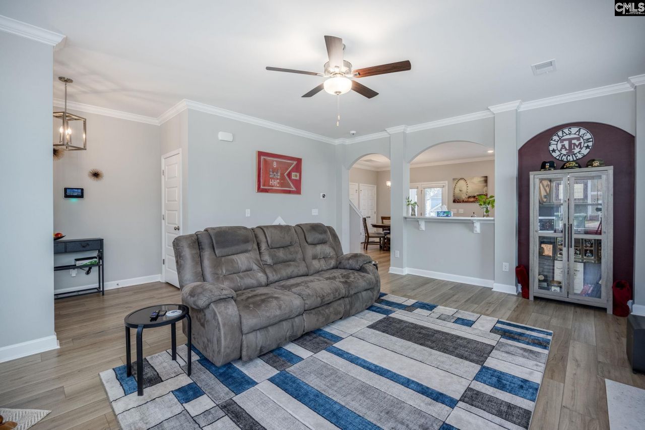 429 Harbour Pointe Drive  Photo 9