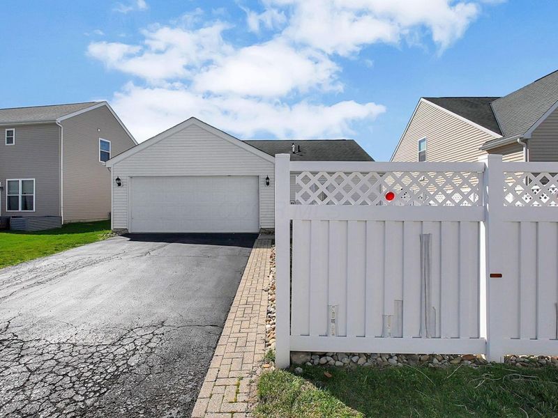 6733 Cherry Bend , Canal Winchester, OH 43110 Photo 22