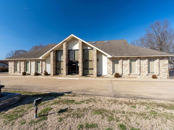 1100 W BOULEVARD Street, Marion, IL 62959