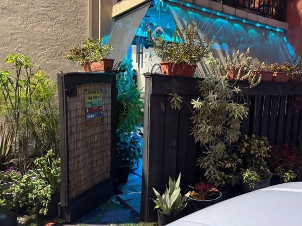 10834 N Kendall Dr , Unit X-1, Miami, FL 33176