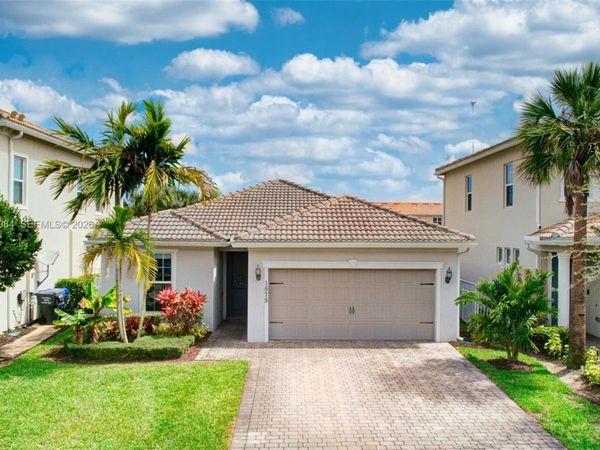 1575 Pongam Ter , Hollywood, FL 33021