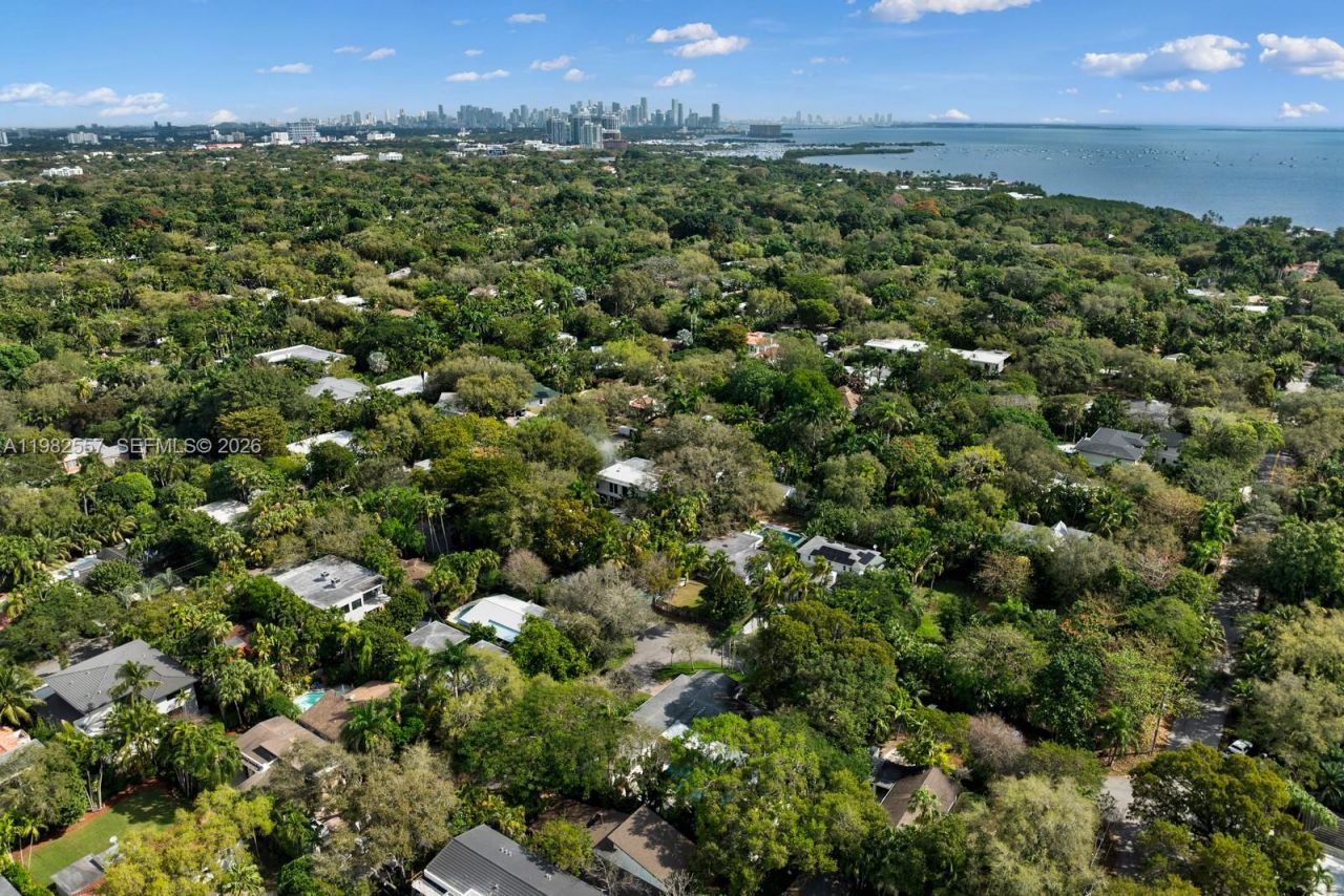 4190 Braganza Ave , Miami, FL 33133 Photo