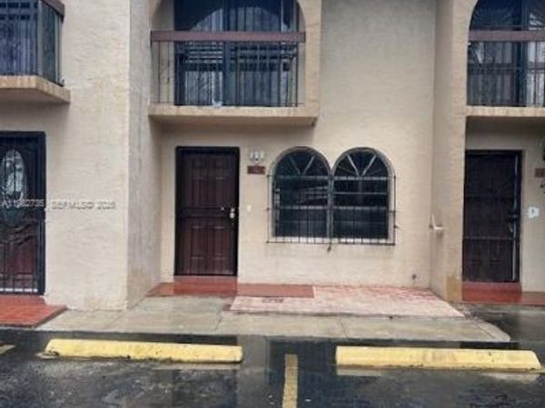 1072 W 79th St, Unit 32, Hialeah, FL 33014