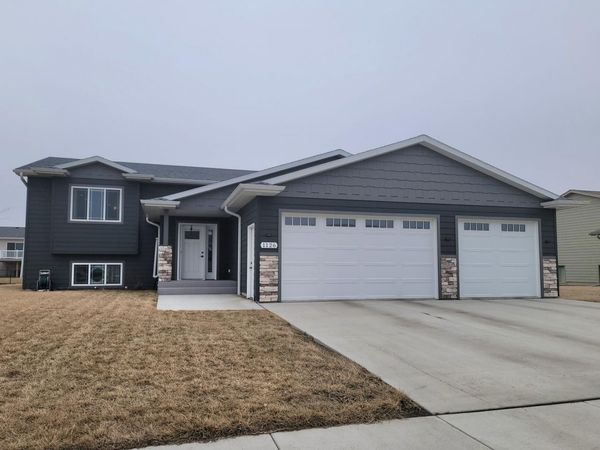 1126 Nano Nagle Avenue, Aberdeen, SD 57401