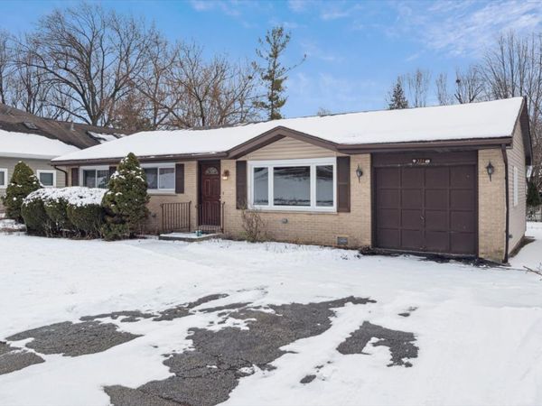 221 58th Street , Clarendon Hills, IL 60514