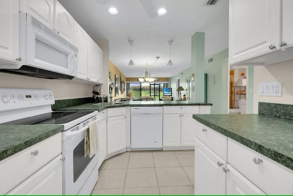 10102 S Ocean Drive, Unit 107, Jensen Beach, FL 34957 Photo